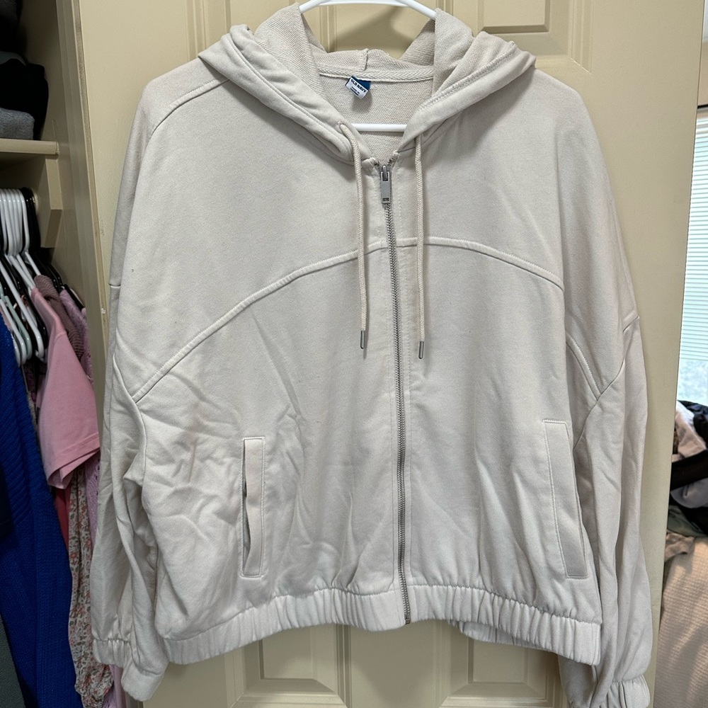 Only been worn once! Old Navy sweatsuit. M sweatpants, XXL sweatshirt.